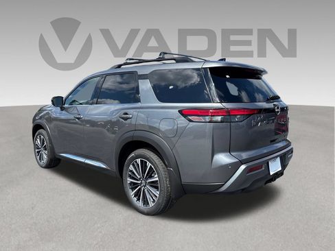 New 2026 Nissan Pathfinder Platinum w/ Accent Package FWD image 21