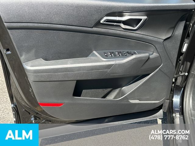 Used 2026 Kia Sportage LX FWD image 11