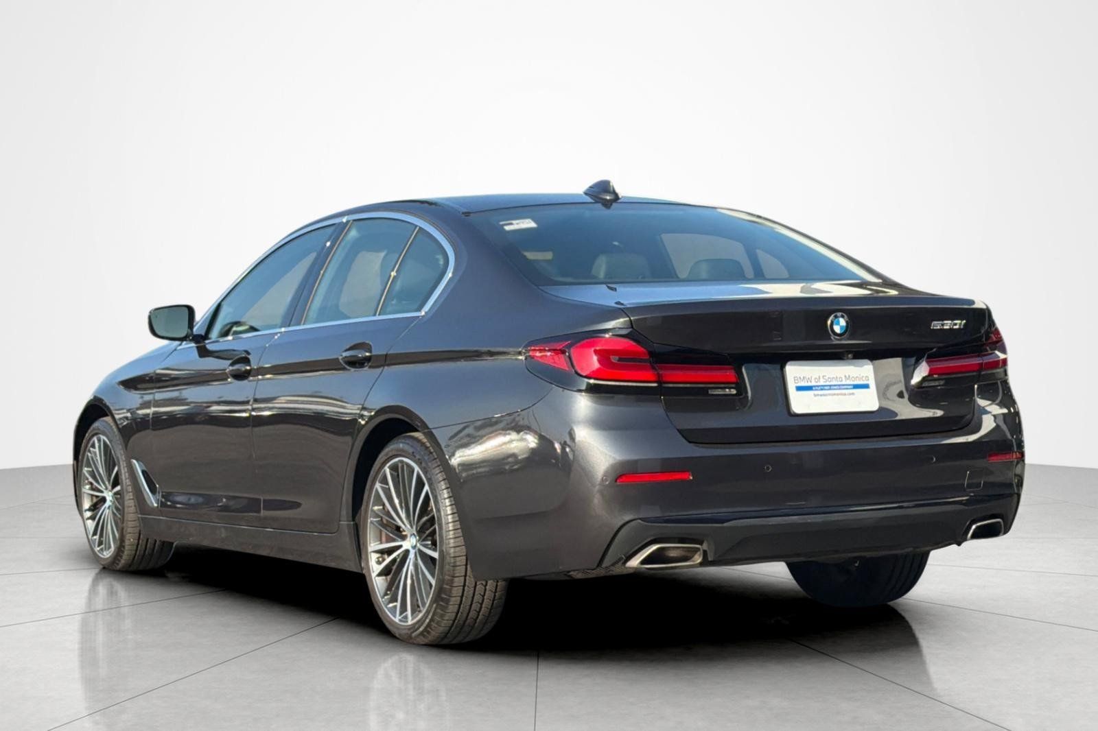 Used 2023 BMW 530i w/ Convenience Package RWD image 3