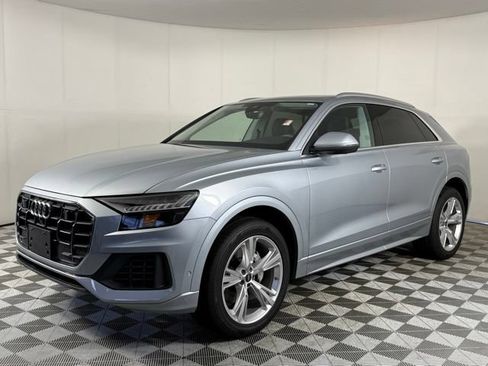 Used 2023 Audi Q8 Premium Plus AWD/4WD image 2