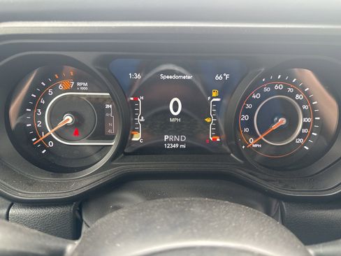 Used 2024 Jeep Wrangler Unlimited Sahara w/ Safety Group AWD/4WD image 8