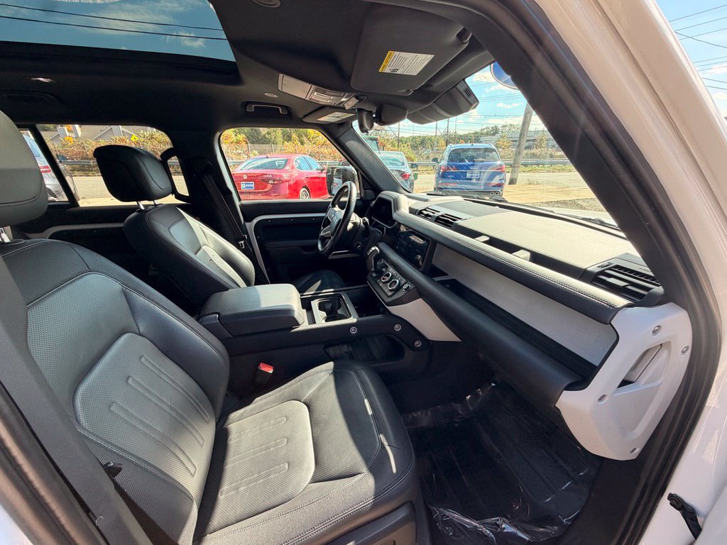 Used 2022 Land Rover Defender 110 X-Dynamic HSE AWD/4WD image 22