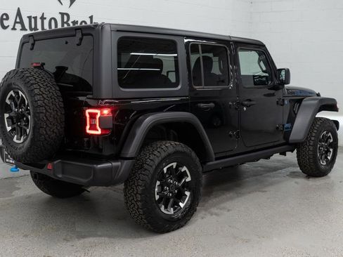 Used 2025 Jeep Wrangler Unlimited Rubicon 4xe AWD/4WD image 43