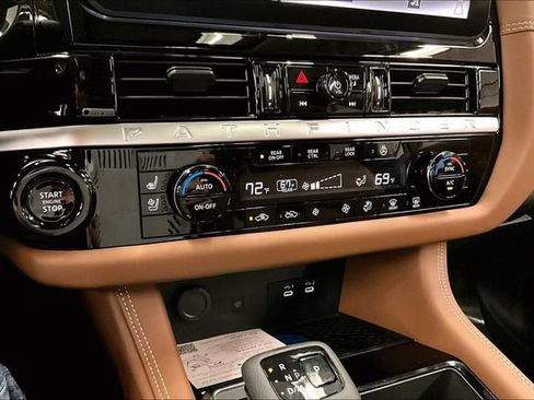 New 2026 Nissan Pathfinder Platinum image 26