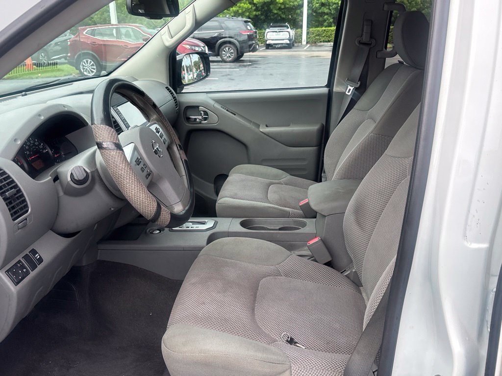 Used 2020 Nissan Frontier SV w/ Midnight Edition Floor Mats RWD image 6