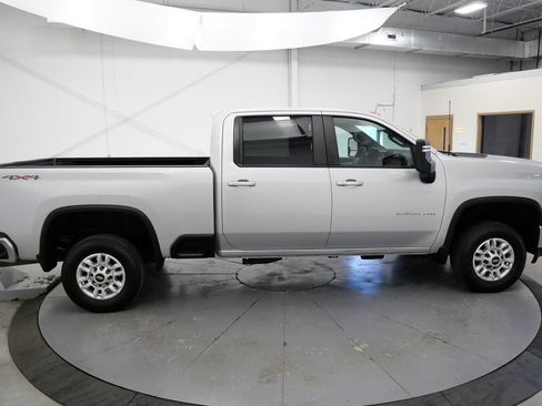Used 2022 Chevrolet Silverado 2500 LT w/ Convenience Package AWD/4WD image 8