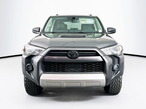 Used 2020 Toyota 4Runner TRD Off-Road Premium AWD/4WD image 2
