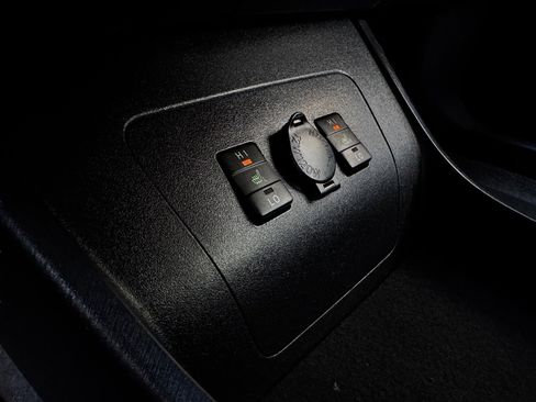 Used 2012 Toyota Prius Prime Plug-In Hybrid image 31