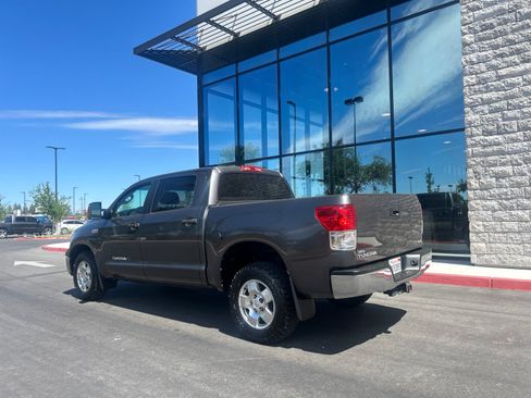 Used 2012 Toyota Tundra 4x4 CrewMax w/ Tow Pkg image 14