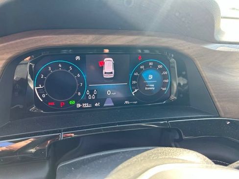 Used 2024 Volkswagen Atlas SE AWD/4WD image 7