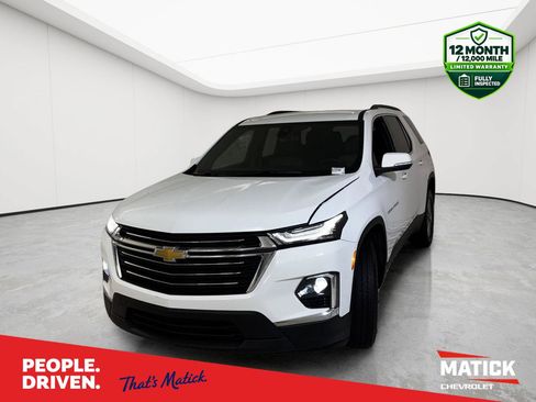 Used 2024 Chevrolet Traverse LT FWD image 1