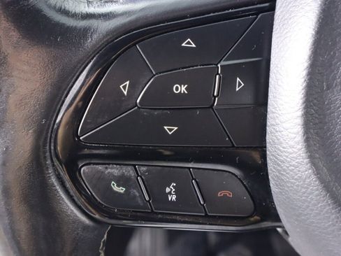 Used 2021 Chrysler Pacifica Touring-L w/ S Appearance Package image 12