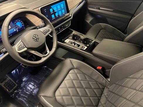 New 2026 Volkswagen Atlas SEL Premium R-Line image 9