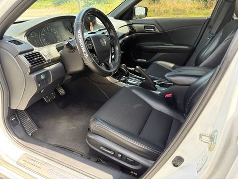 Used 2016 Honda Accord Sport image 19