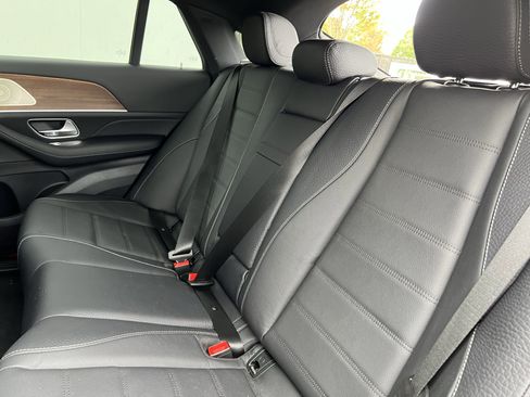 Used 2025 Mercedes-Benz GLE 450 450 4MATIC Coupe w/ Driver Assistance Package image 32