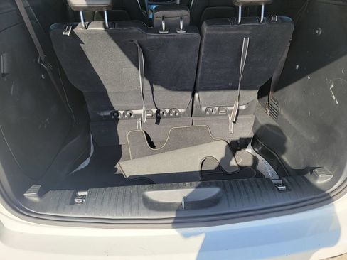 Used 2025 Chrysler Pacifica Select FWD image 16