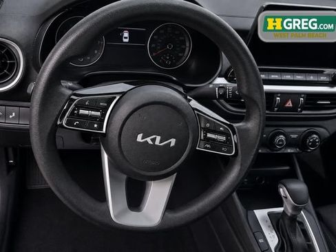 Used 2022 Kia Forte LXS w/ LXS Technology Package FWD image 13