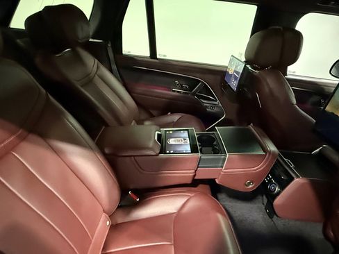 Used 2024 Land Rover Range Rover Long Wheelbase Autobiography image 69