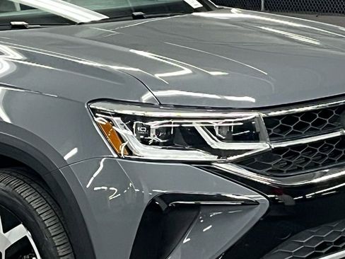 Used 2023 Volkswagen Taos SEL image 42