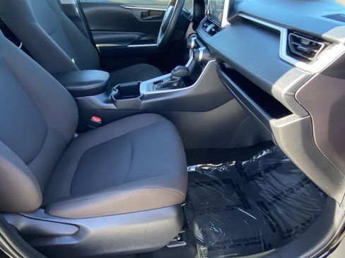 Certified 2025 Toyota RAV4 LE image 10