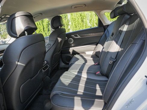 Used 2024 Genesis G80 image 30