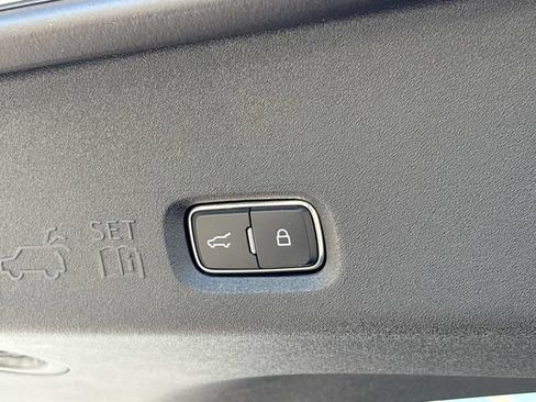 New 2026 Lincoln Navigator Reserve AWD/4WD image 13