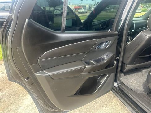 Used 2022 Chevrolet Traverse Premier w/ Redline Edition AWD/4WD image 9