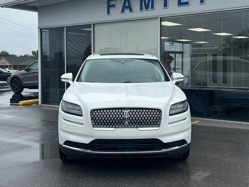 Used 2023 Lincoln Nautilus Reserve AWD/4WD image 2