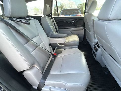 Used 2019 Honda Pilot Touring image 42