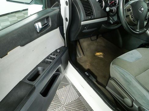 Used 2011 Nissan Sentra 2.0 S FWD image 7