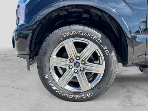 Used 2019 Ford F150 XLT w/ Equipment Group 302A Luxury AWD/4WD image 17