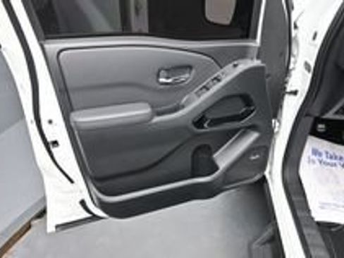 Used 2022 Nissan Frontier PRO-4X w/ Pro-4X Premium Package AWD/4WD image 63