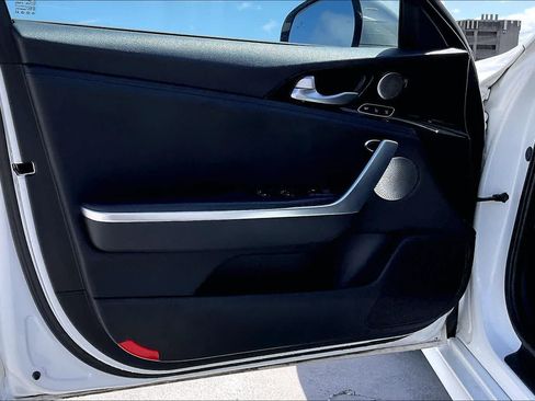 Used 2018 Kia Stinger Premium RWD image 27