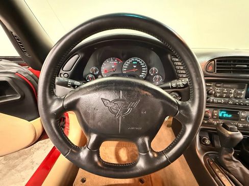 Used 1998 Chevrolet Corvette Convertible w/ Memory Pkg RWD image 19