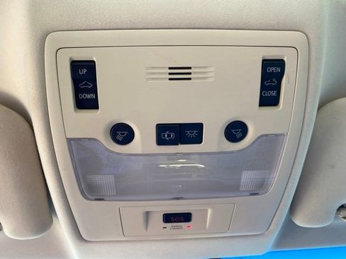 Used 2015 Lexus ES 300h w/ Navigation System Package FWD image 16