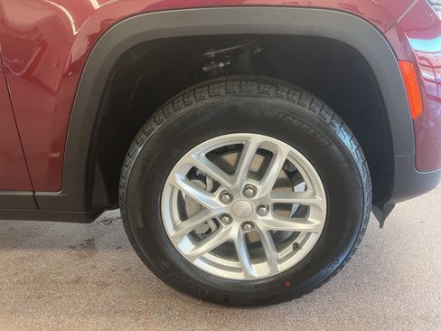 New 2025 Jeep Grand Cherokee 4WD image 29