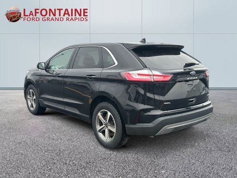 Used 2024 Ford Edge SEL w/ Convenience Package image 5