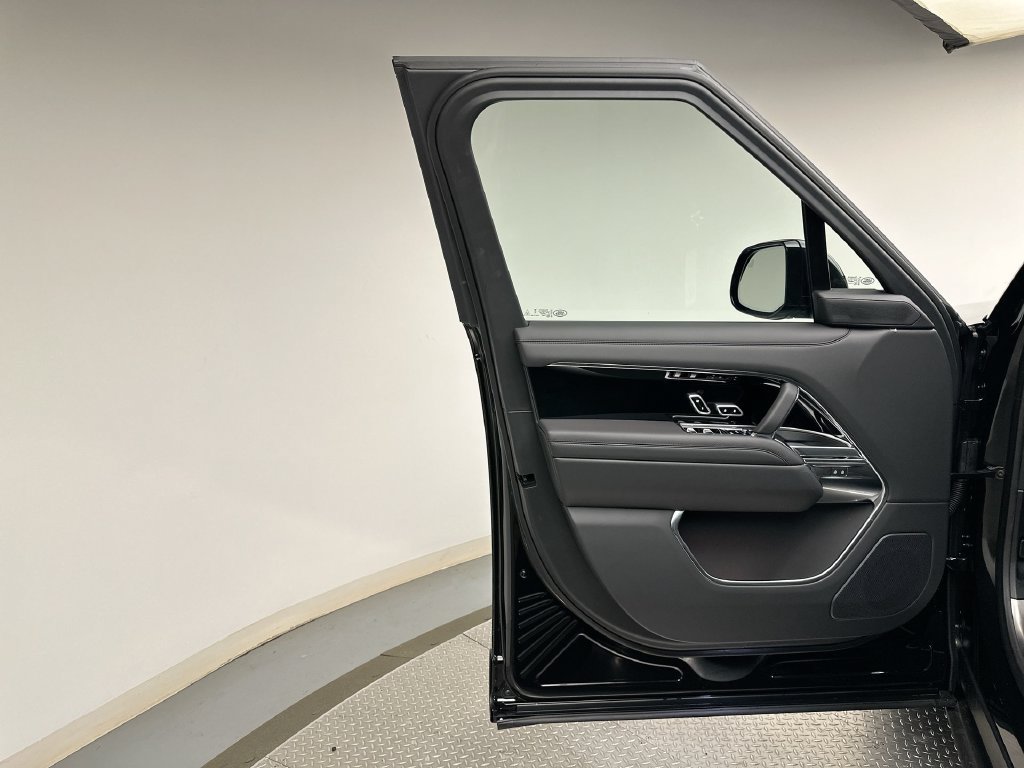 New 2027 Land Rover Range Rover SE AWD/4WD image 9