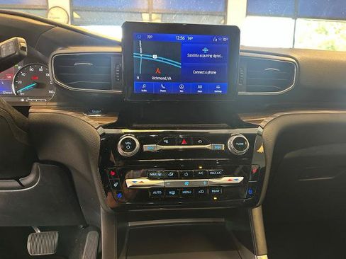 Certified 2022 Ford Explorer Limited w/ Equipment Group 301A AWD/4WD image 5
