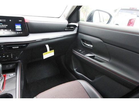 New 2025 Nissan Kicks SR image 10