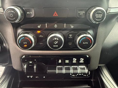 Used 2019 RAM 1500 Big Horn AWD/4WD image 39