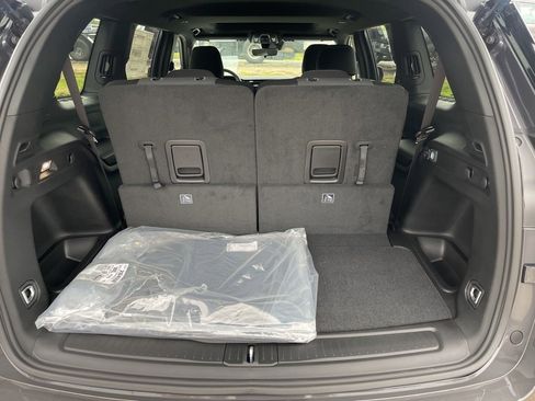 New 2025 Jeep Grand Cherokee L Laredo image 15