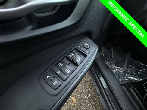 Used 2015 Jeep Cherokee Latitude image 17