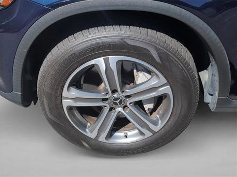 Used 2018 Mercedes-Benz GLC 300 4MATIC image 25