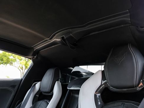 Used 2023 Chevrolet Corvette Stingray Preferred Cpe w/ Z51 Performance Package RWD image 27