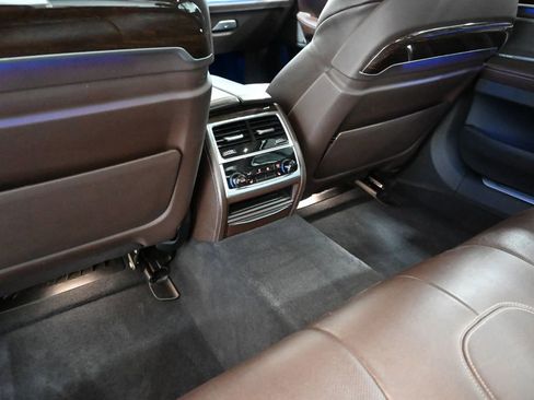 Used 2020 BMW 740i xDrive w/ Premium Package image 14