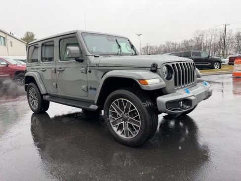 Used 2022 Jeep Wrangler Unlimited Sahara image 9