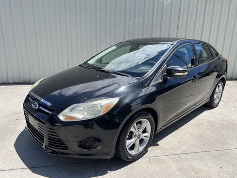 Used 2014 Ford Focus SE w/ SE Winter Package FWD image 7