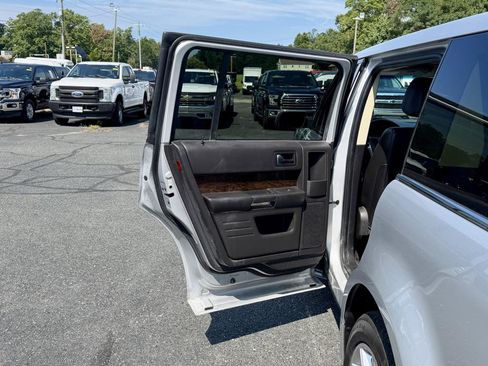 Used 2019 Ford Flex Limited AWD/4WD image 17