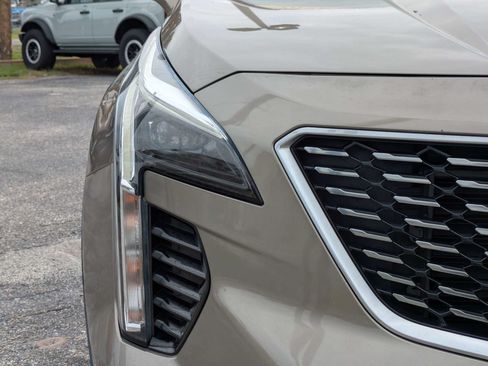 Used 2020 Cadillac XT4 Premium Luxury w/ Driver Assist Package FWD image 9